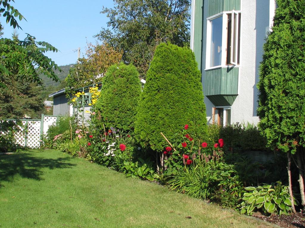 Hotel Le Pionnier Tadoussac Exterior photo